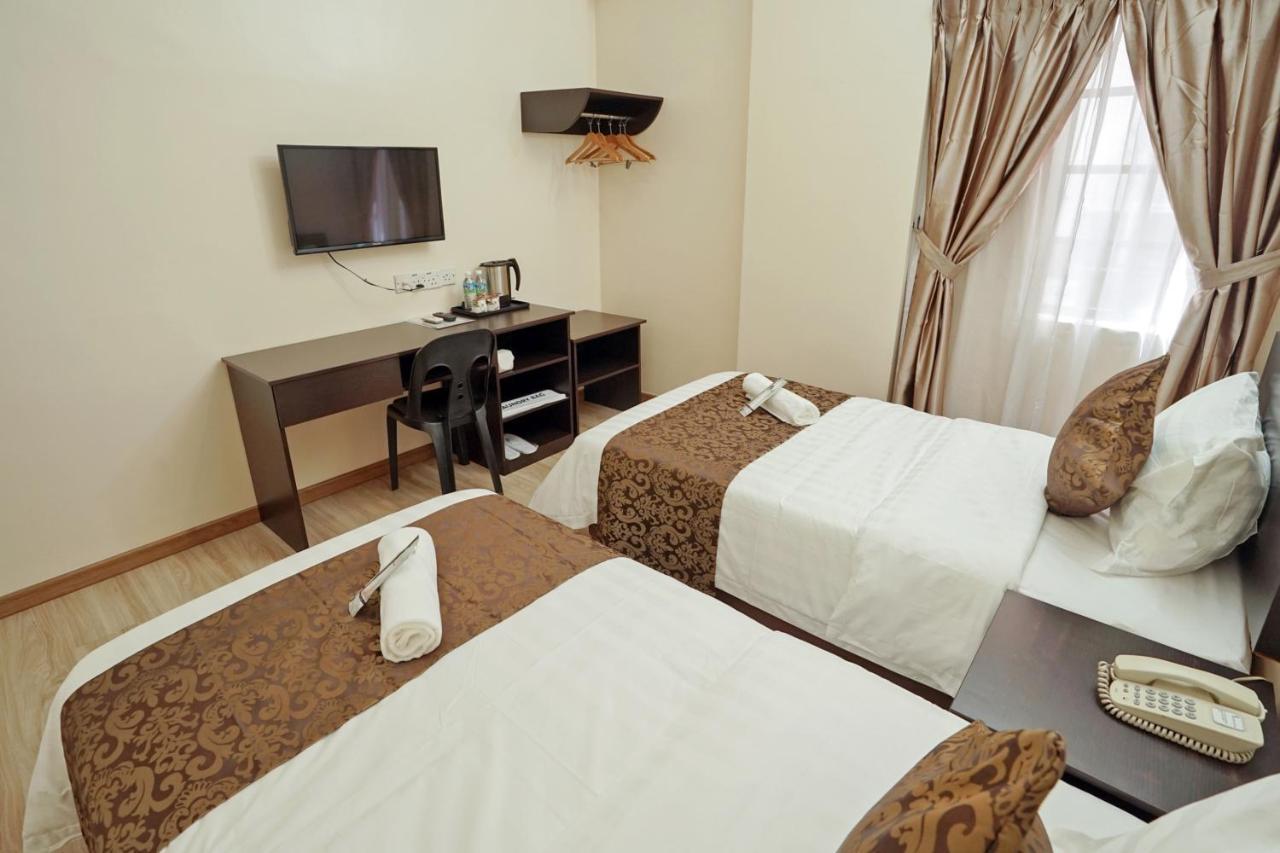 Rj Hotel Kulai Exterior photo