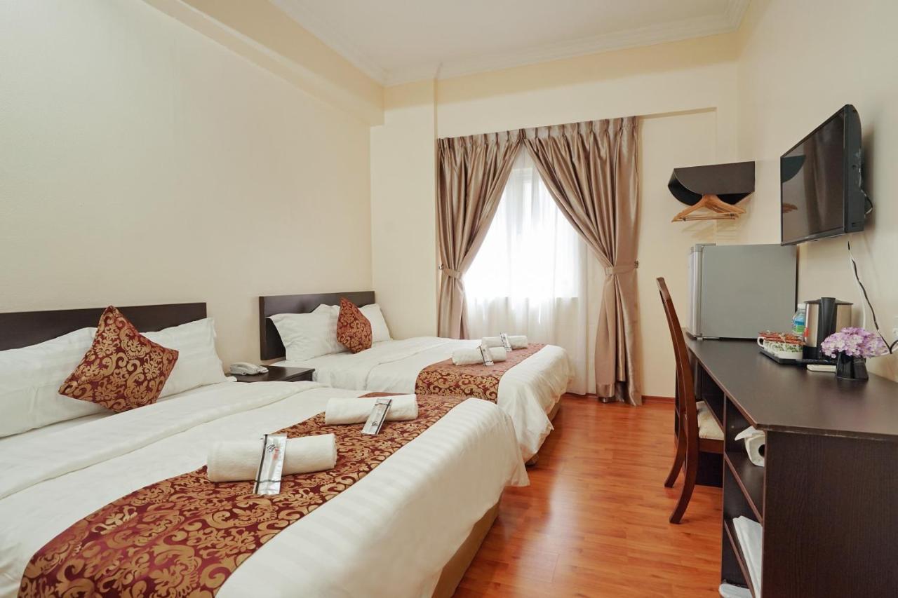 Rj Hotel Kulai Exterior photo