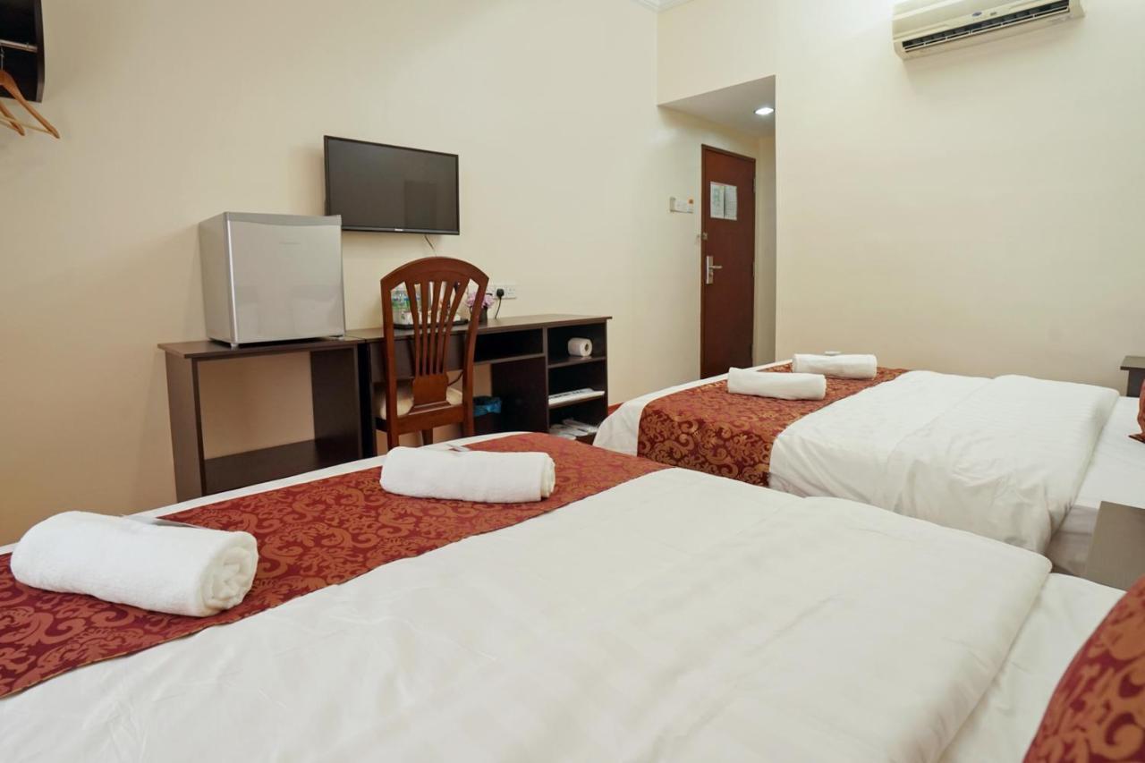Rj Hotel Kulai Exterior photo