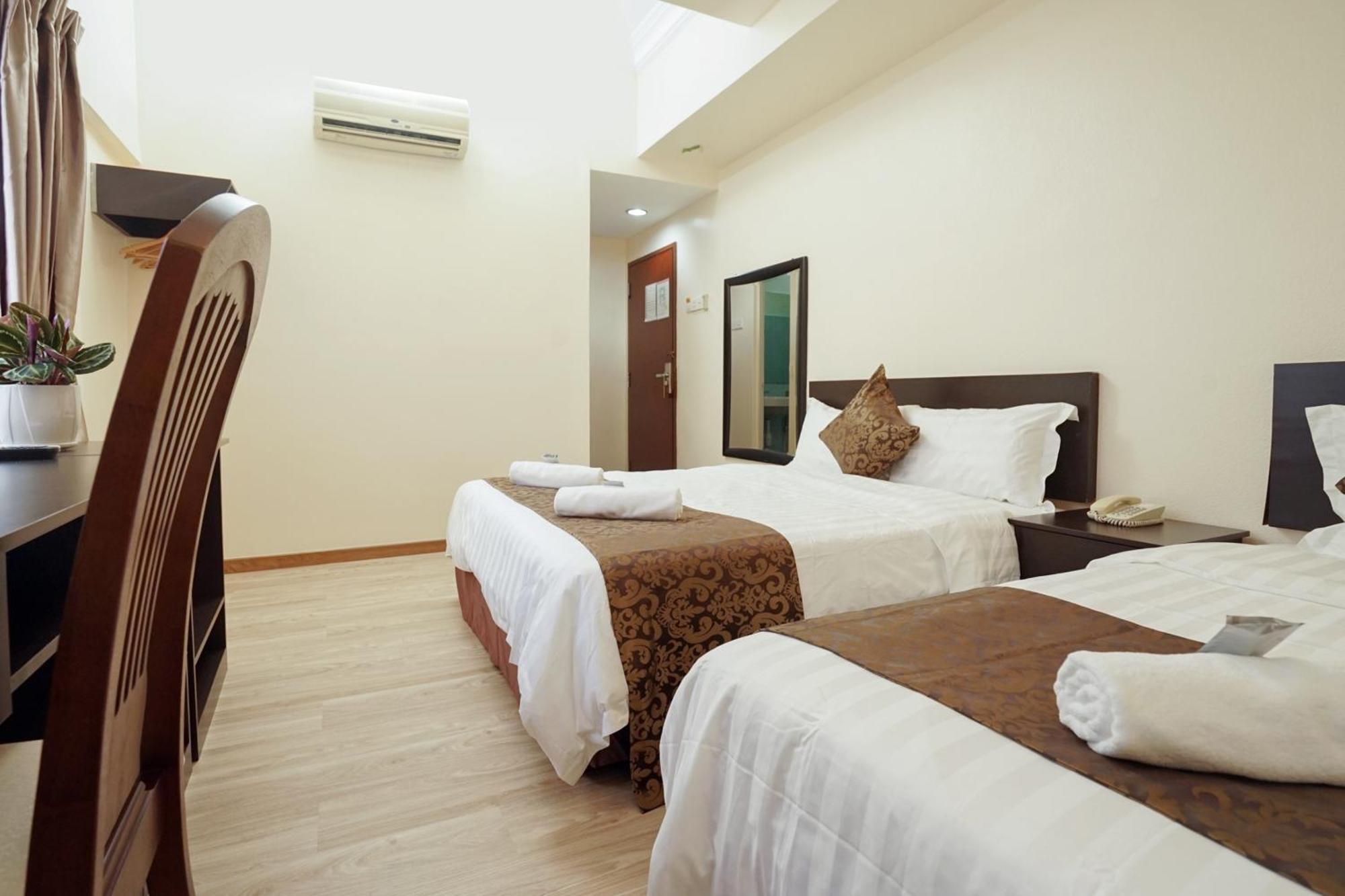 Rj Hotel Kulai Exterior photo