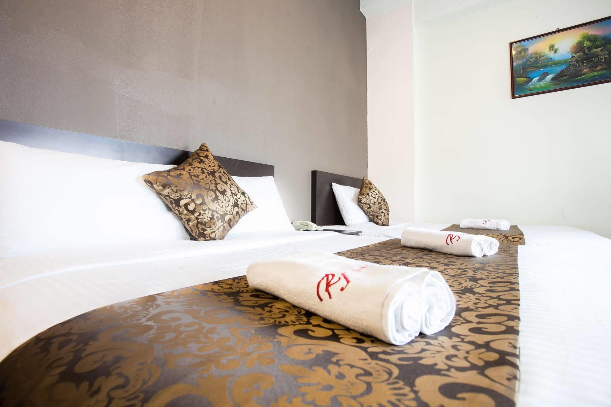 Rj Hotel Kulai Exterior photo
