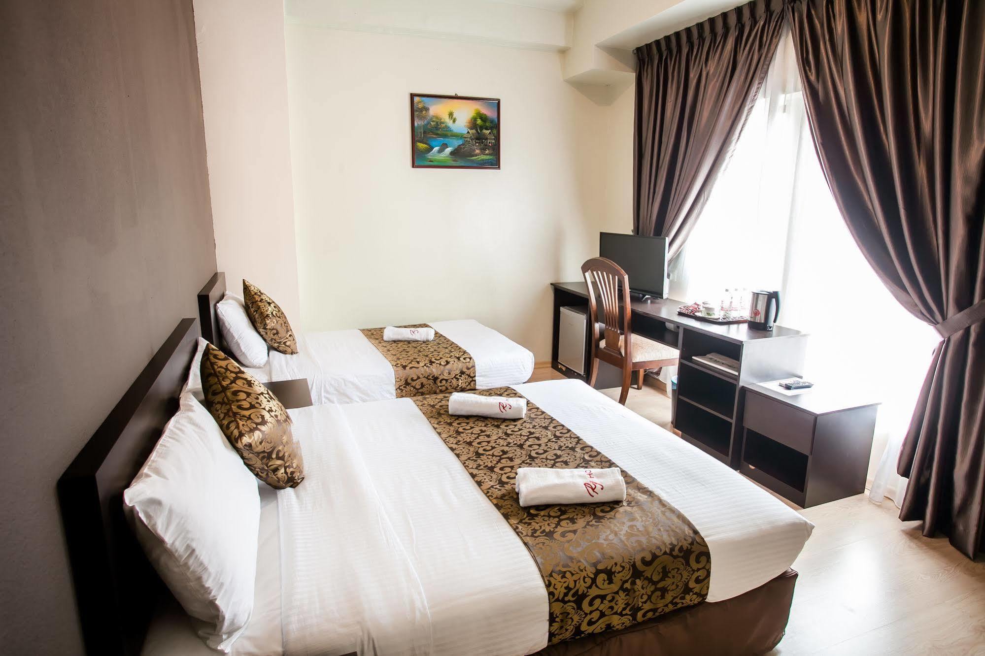 Rj Hotel Kulai Exterior photo